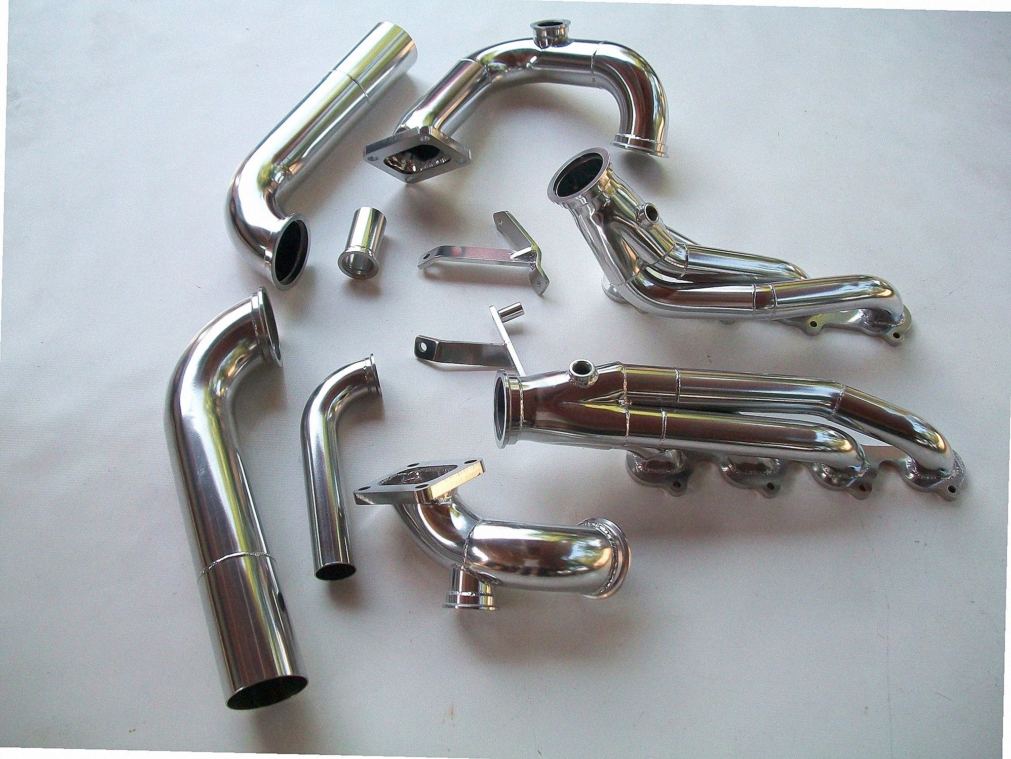 4.6 2V Twin Turbo Hotside — detail of crossover pipe, flex bellow, or starter downpipe
