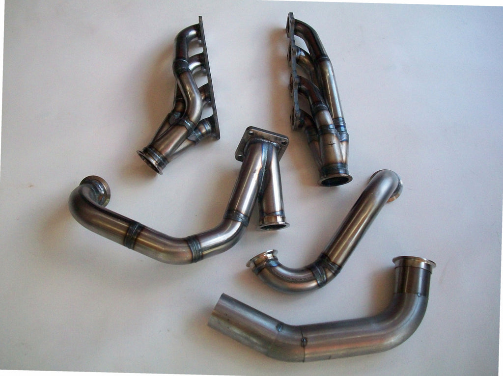 4.6 4V Turbo Street / Drag Kit — detail view of merge collector, flex bellow joint, and V-band connection