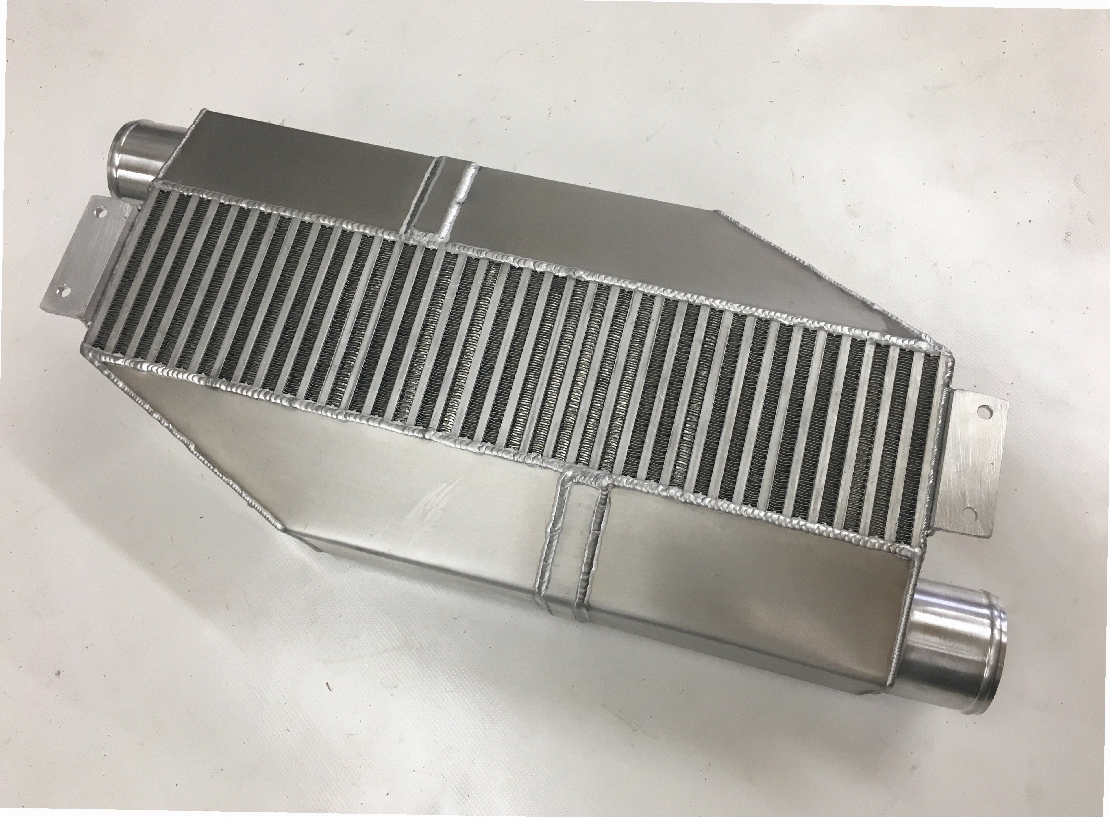 Single Turbo Intercooler 1800 HP — fabricated aluminum bar-and-plate intercooler core with TIG-welded end tanks