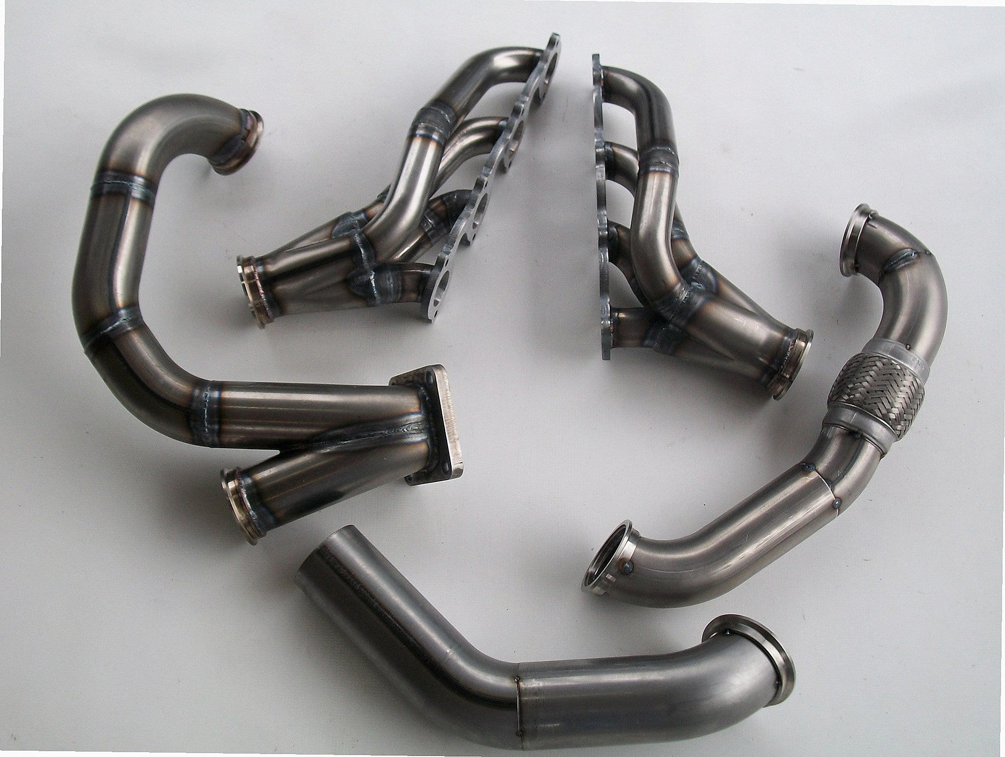 4.6 2V Turbo Street / Drag Kit — passenger-side header with V-band flange and merge collector